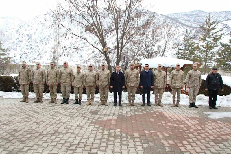 Vali Aydoğdu, Kuruçay Jandarma Karakolunu denetledi
