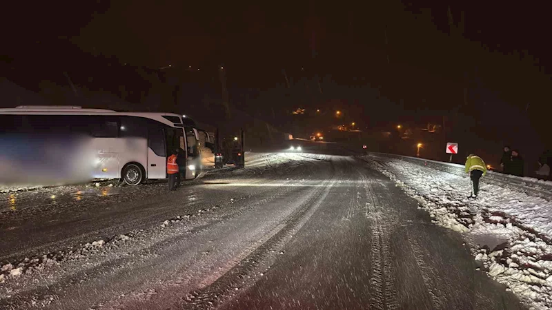 Malatya’da yolcu otobüsü istinat duvarına çarptı: 9 yaralı
