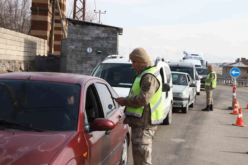 Van’da kesinleşmiş cezası olan 3 kişi yakalandı
