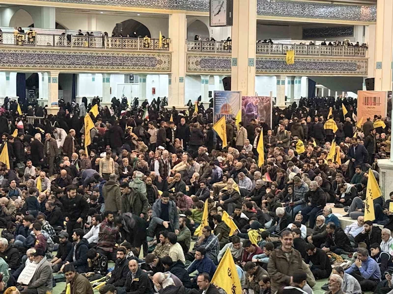 İran’da Hizbullah’ın eski lideri Nasrallah ve halefi Safiyuddin için anma töreni
