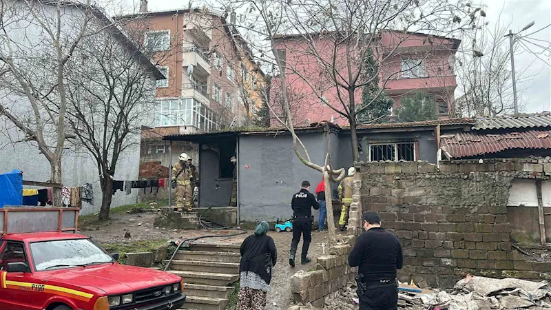 Üsküdar’da gecekondu yangını: O anlar kamerada
