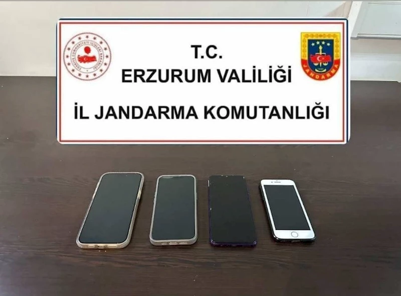 Sahte cep telefonu satıcılarına suçüstü
