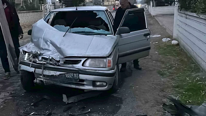 Dörtyol’da iki otomobil çarpıştı: 9 yaralı
