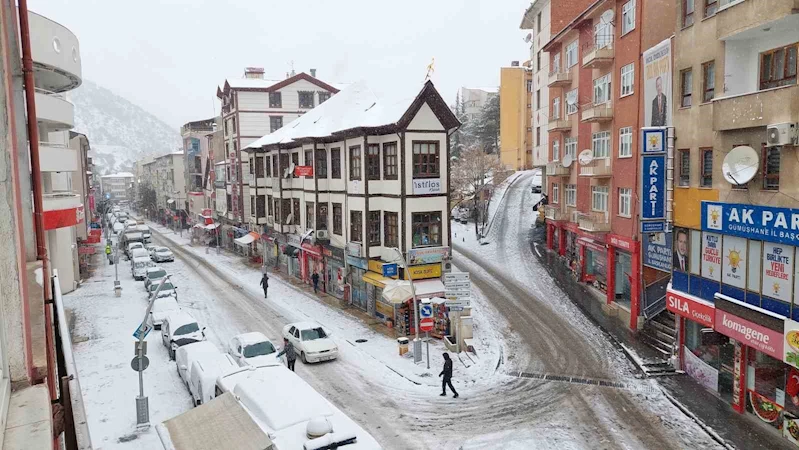 Gümüşhane’de kar yağışı etkili oldu
