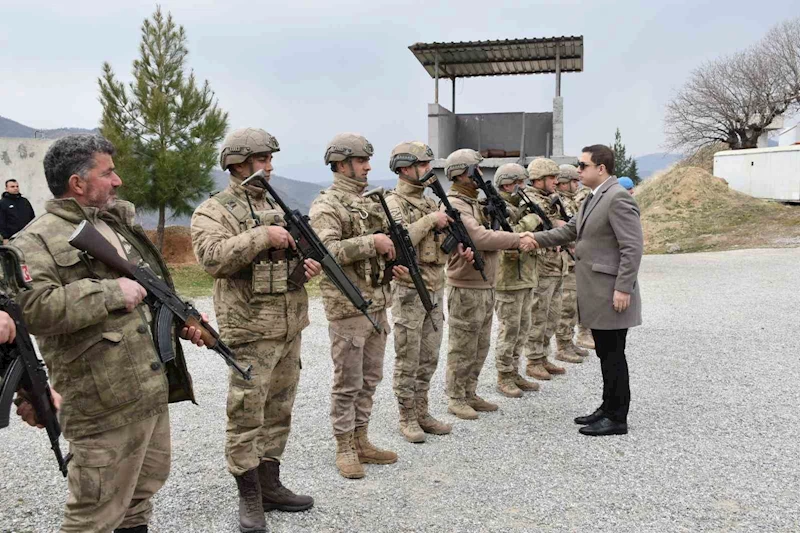 Kaymakam Başar, üs bölgelerde güvenlik korucularıyla bir araya geldi
