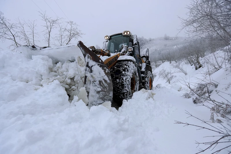 Sakarya’da kar sebebi ile kapanan 34 grup yolu ulaşıma açıldı
