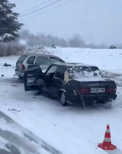 Elazığ’da zincirleme trafik kazası: 5 yaralı
