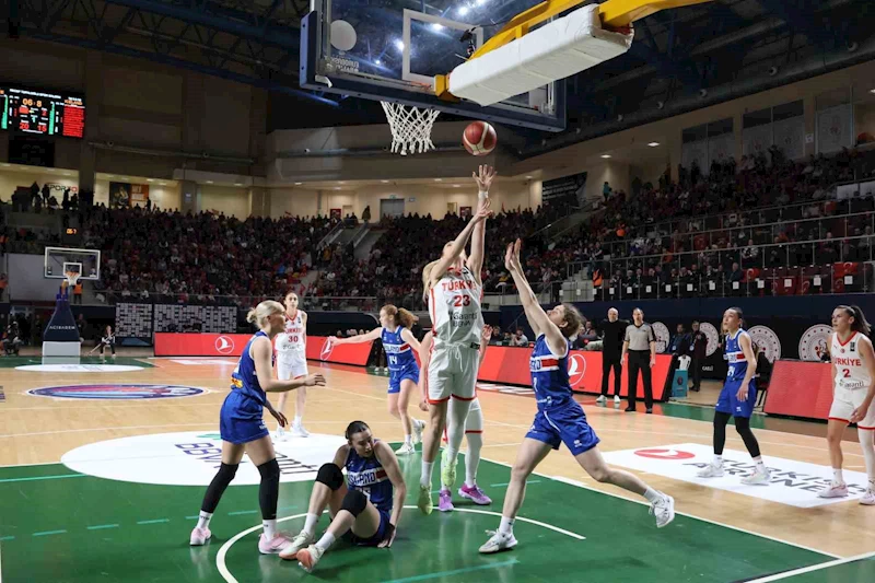 FIBA Kadınlar Avrupa Şampiyonası Grup Elemeleri: Türkiye: 83 - İzlanda: 76
