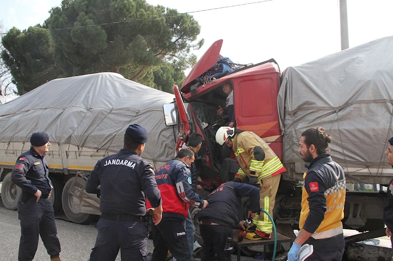 Manisa’da iki tır çarpıştı: 1 yaralı
