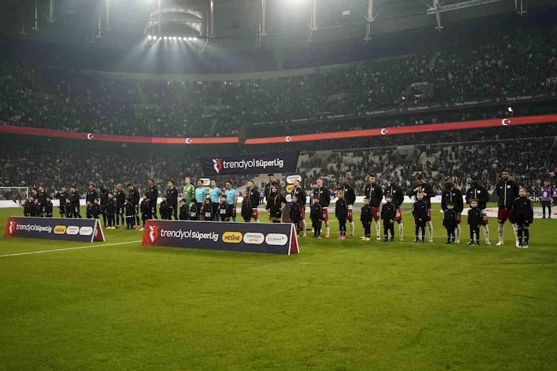 Trendyol Süper Lig: Beşiktaş: 0 - Gaziantep FK: 0 (Maç devam ediyor)
