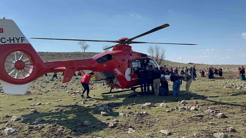 Helikopter ambulans kırsal alanda yaralanan vatandaş için havalandı
