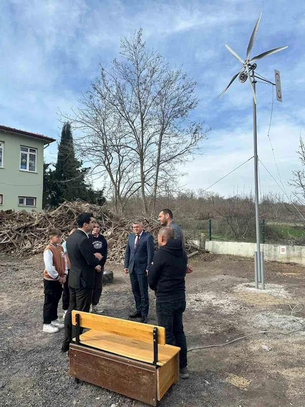 Enez’de öğrenciler yenilenebilir enerjiye dikkat çekti
