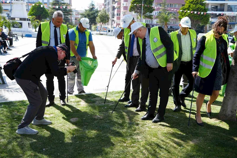 Edremit’te sokağa izmarit atanlara ceza gelecek
