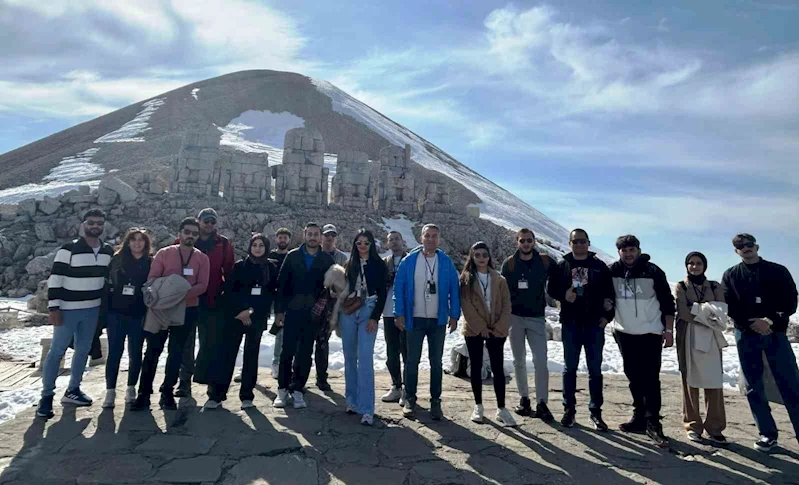 Nemrut Dağı’nın bu yılki ilk misafirleri rehberler oldu
