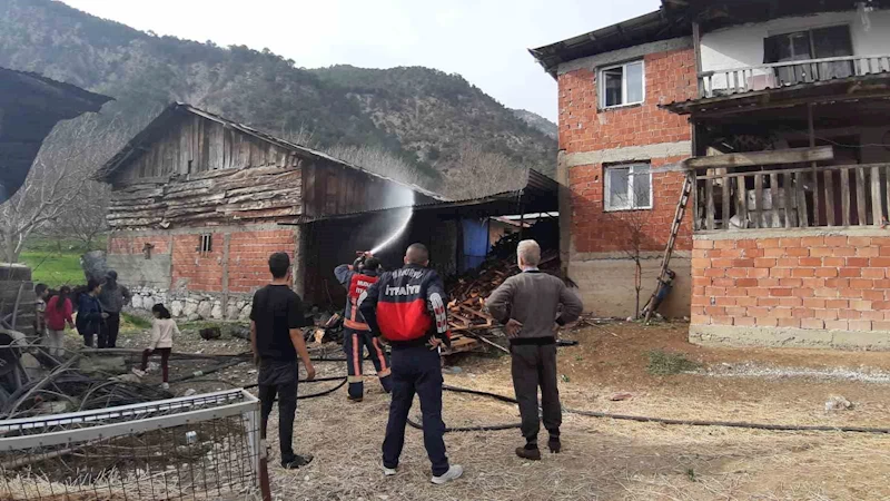 Odunluk yangını büyümeden söndürüldü
