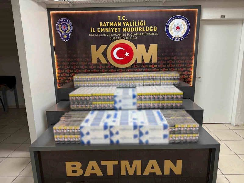 Takibe alınan araçtan binlerce paket kaçak sigara çıktı
