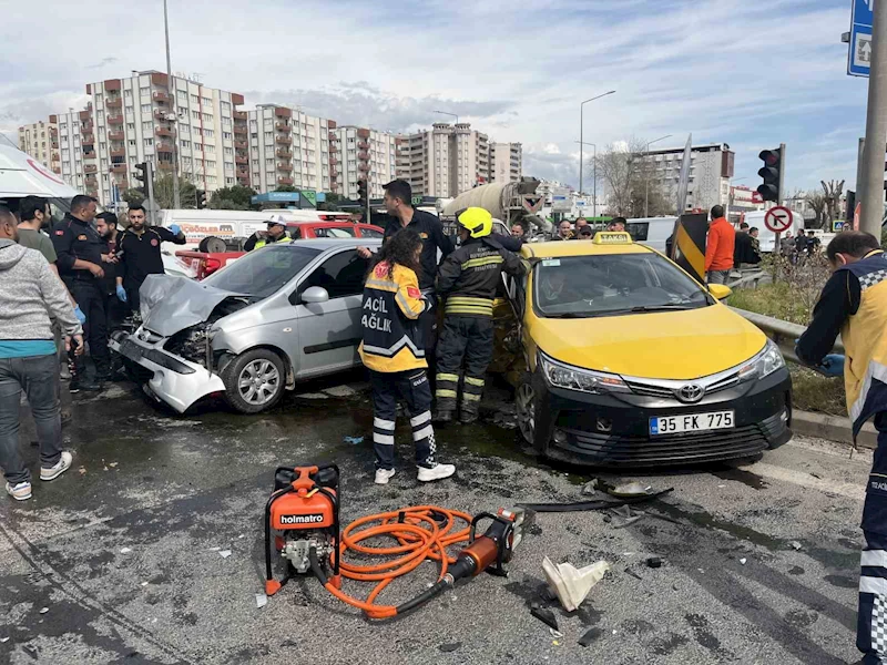 Aydın’da taksi ile otomobil çarpıştı: 2 yaralı
