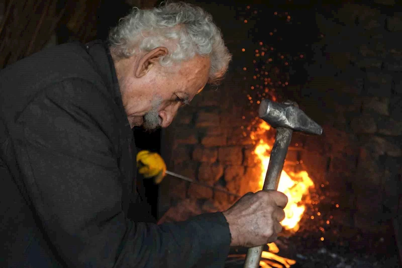 Erzincan’ın asırlık demirci ustası vefat etti
