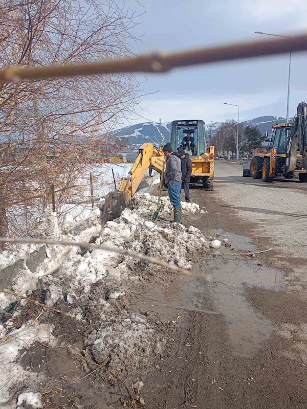 Ardahan’da belediye ekipleri, su ve sel baskınlarına karşı önlemlerini aldı
