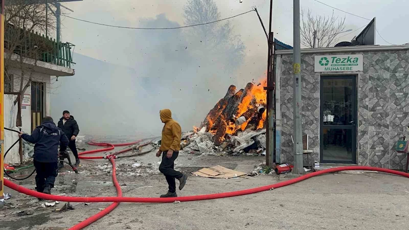 Bursa’da geri dönüşüm tesisinde yangın
