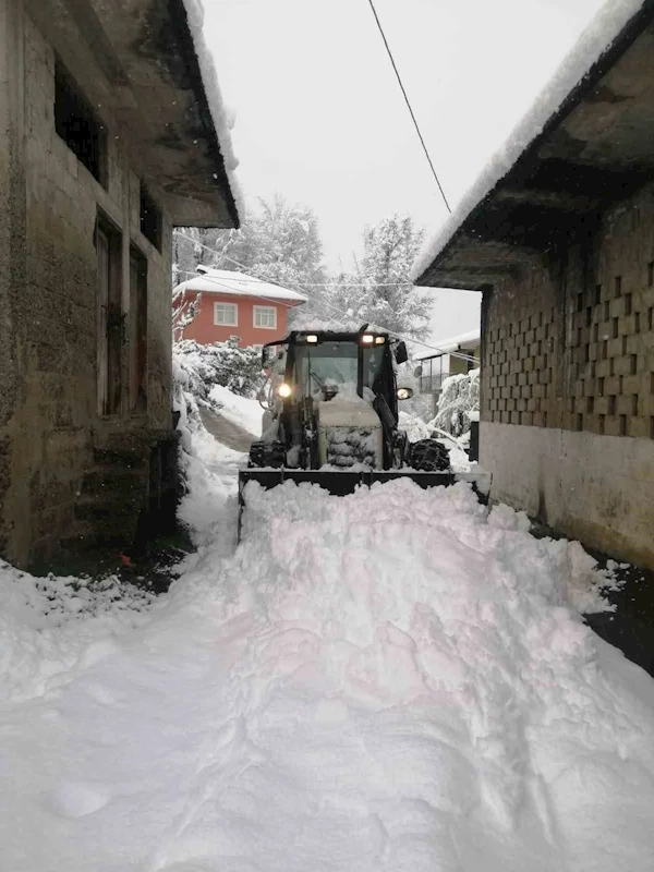 Rize’de 60 köy yolu kar nedeniyle ulaşıma kapandı
