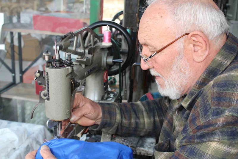 3 metrekarelik dükkan bir ömür sığdırdı
