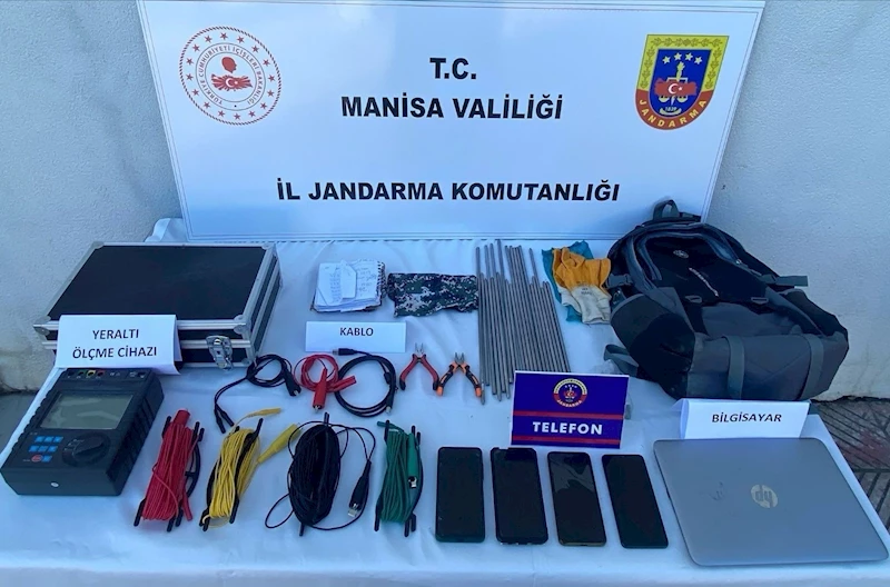 Manisa’da kaçak kazı operasyonu: 4 kişi suçüstü yakalandı
