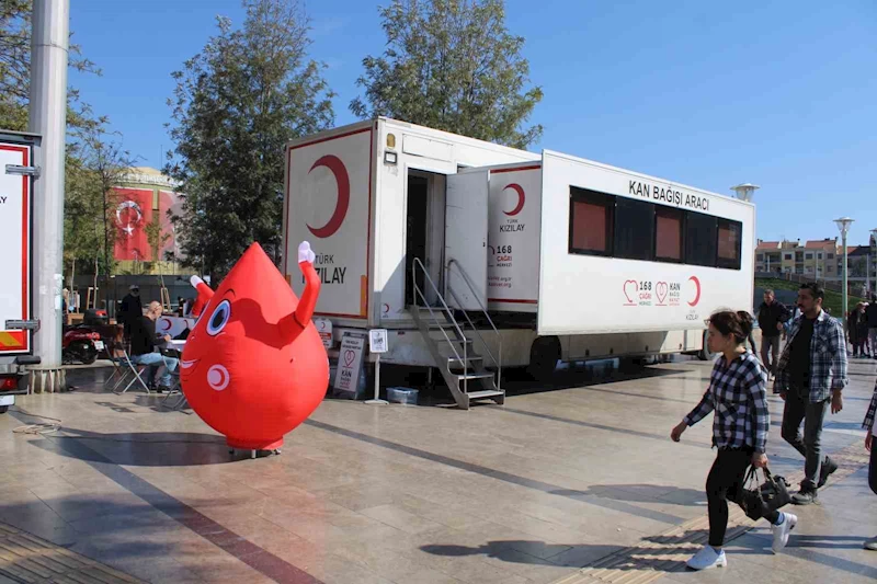 Aydın’da kan bağışı kampanyasına vatandaşlar ilgi gösterdi
