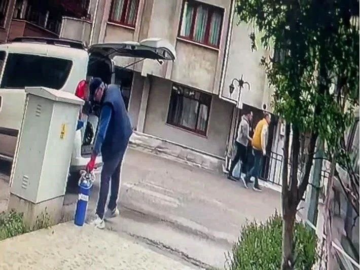 KOAH hastasına ait oksijen tüpünü hurdacı almış
