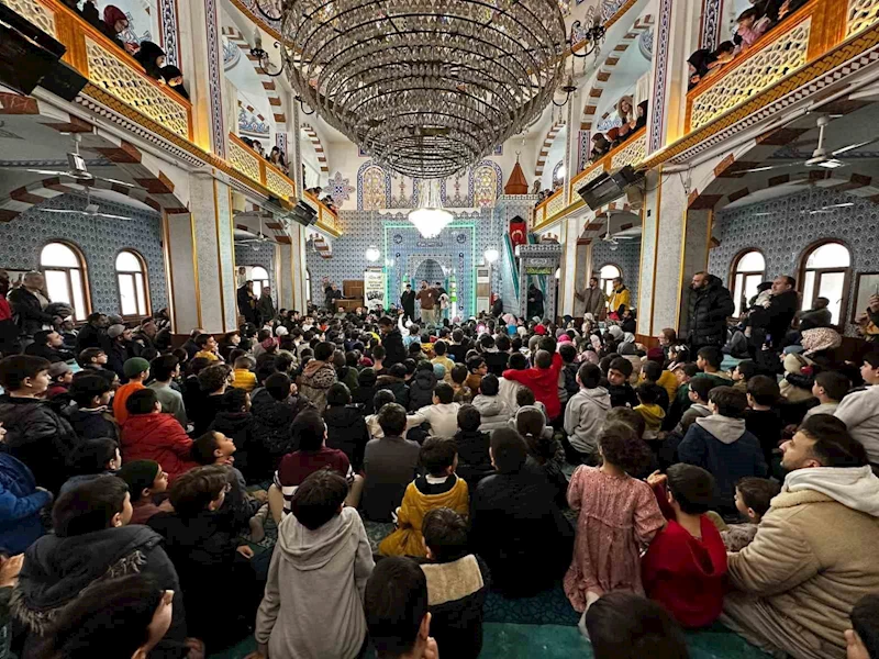 Sultangazili çocuklar Cami Buluşmaları’nda bir araya geldi
