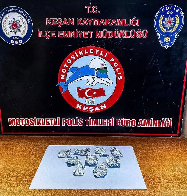 Keşan’da polisin durdurduğu araçta uyuşturucu ele geçirildi
