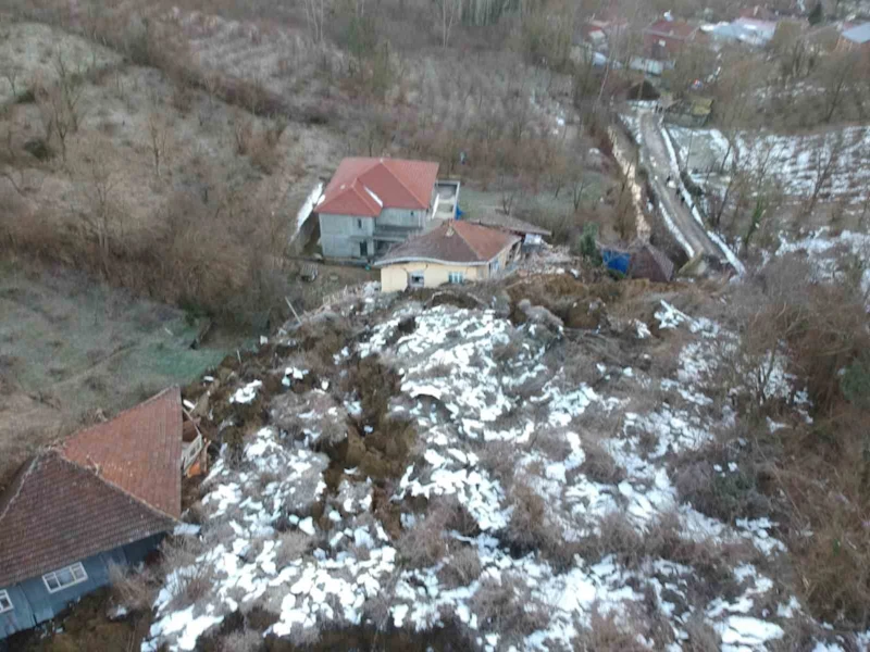 Sinop’taki heyelan bölgesi havadan görüntülendi
