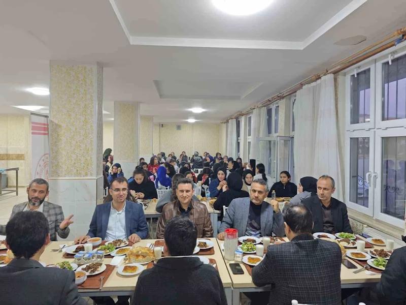 Pansiyonlarda iftar buluşmaları dayanışma ruhunu pekiştiriyor
