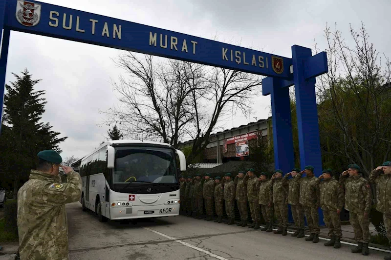 Kosova’dan dönen komandolar Çorlu’da karşılandı
