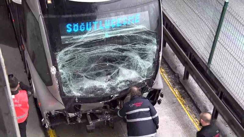 Avcılar metrobüs kazası: 2’si çocuk 21 yaralı
