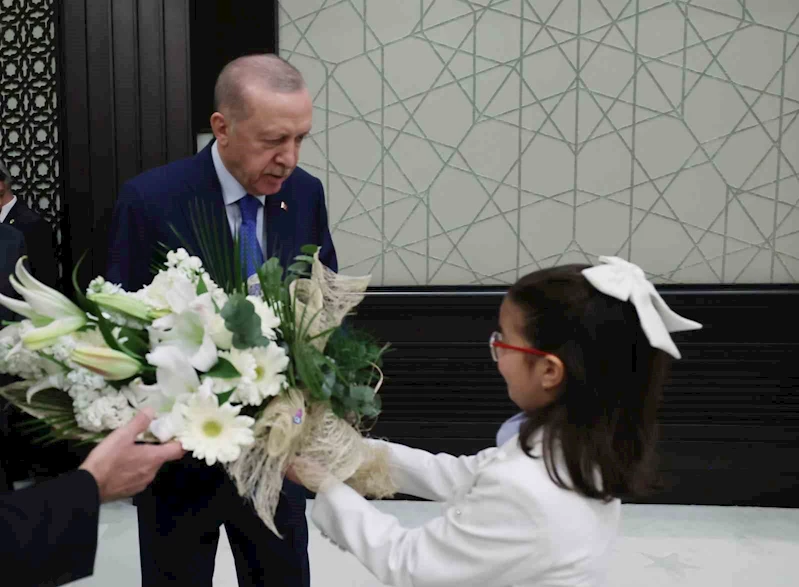 Cumhurbaşkanı Erdoğan, 23 Nisan’da minik misafirlerini ağırladı
