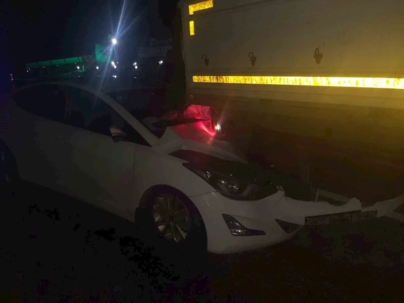 Gölbaşı’nda otomobil ile tır çarpıştı: 2 yaralı
