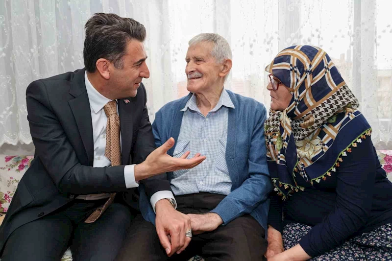 Yarım asırdır evli çift, gençlere örnek oluyor
