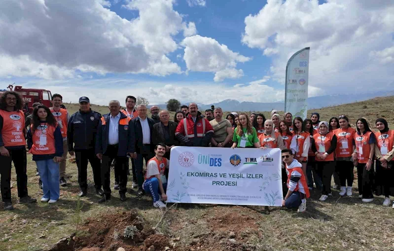 Divriği’de gençlerden ‘yeşil izler’
