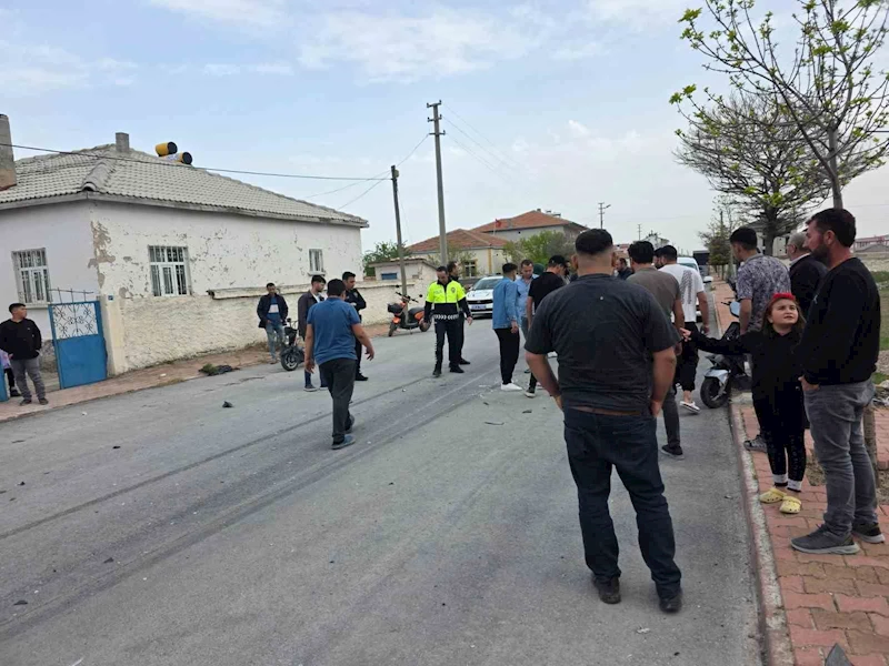 Otomobille çarpışan elektrikli motosiklet sürücüsünün gözü çıktı
