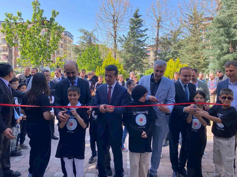 Elazığ’da Bilim ve Sanat Merkezindeki fuara yoğun ilgi
