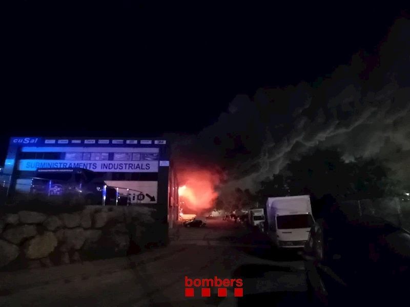 İspanya’da sanayi bölgesindeki yangın sırasında zehirli klor yayıldı
