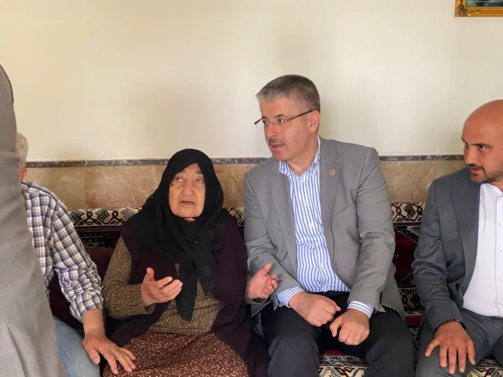 En yaşlı AK Parti üyesine Anneler Günü sürprizi