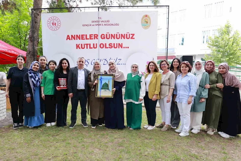 Denizli protokolü şehit anneleriyle buluştu
