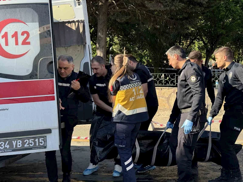 Kağıthane’de bir kişinin hayatını kaybettiği feci kaza kamerada
