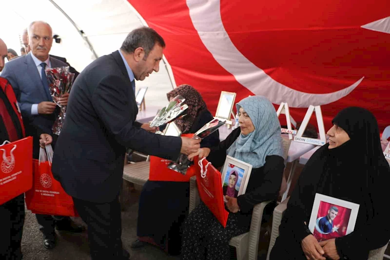 Diyarbakır Aile ve Sosyal Hizmetler İl Müdürlüğünden Diyarbakır annelerine ziyaret
