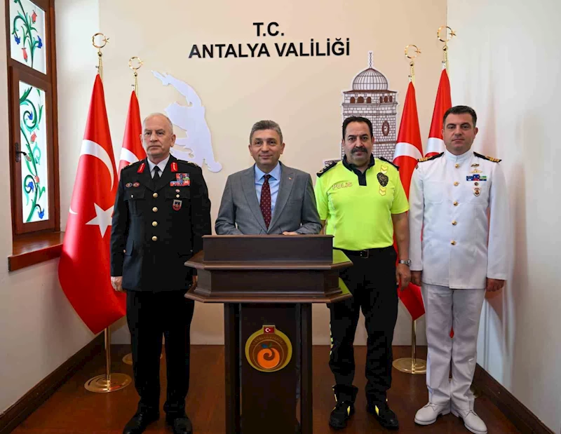 Antalya’da nisanda 154 kaçakçılık, 755 narkotik operasyonu yapıldı
