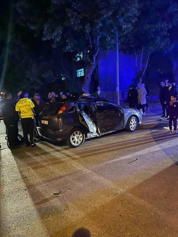 Sakarya’da otomobil ile motosiklet çarpıştı: 1 ölü, 2 yaralı
