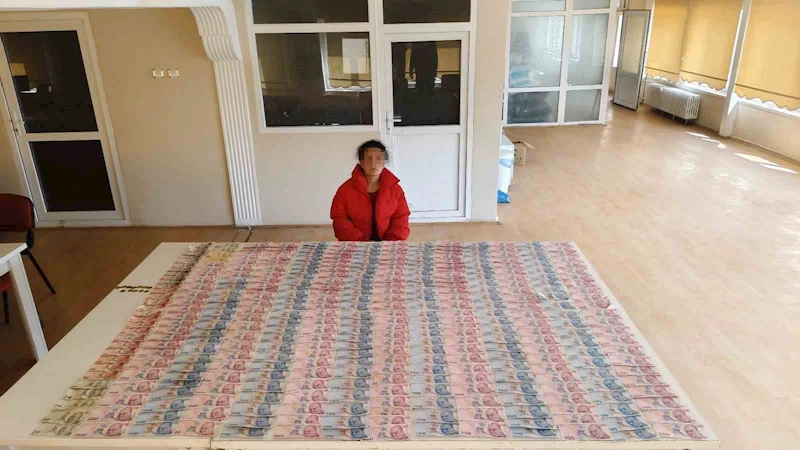 Zabıtanın yakaladığı dilencinin üzerinden 50 bin TL çıktı
