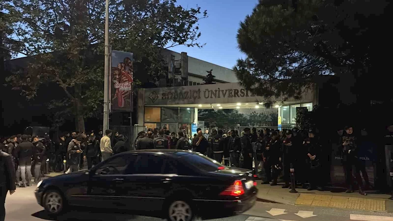 Boğaziçi Üniversitesi’nde göstericiler polise saldırdı: 13 polis yaralandı, 97 gözaltı
